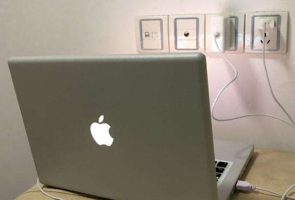 滨江区Macbook维修点分享Macbook Pro配置USB Type-C接口